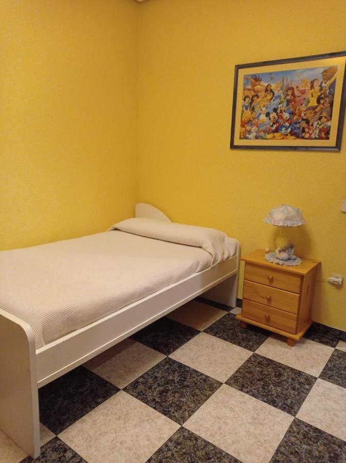 Apartamento Turistico Antigua Universidad Almagro Exterior photo