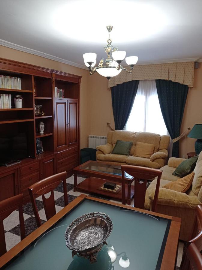 Apartamento Turistico Antigua Universidad Almagro Exterior photo